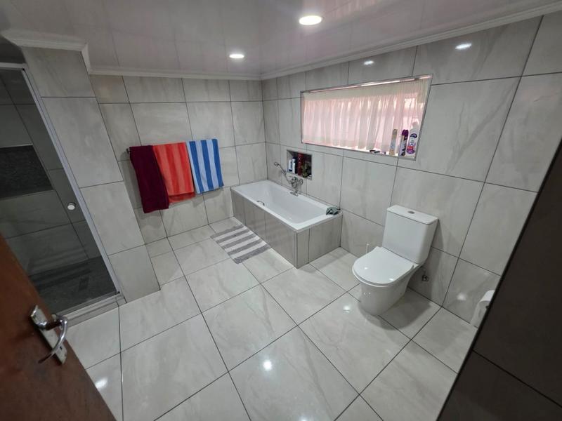 4 Bedroom Property for Sale in Pretoria Gardens Gauteng