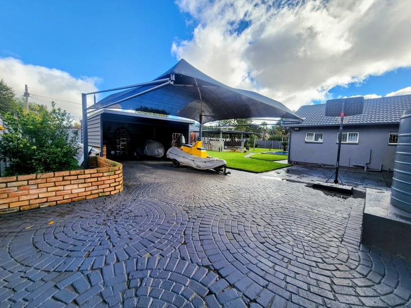 4 Bedroom Property for Sale in Helikonpark Gauteng