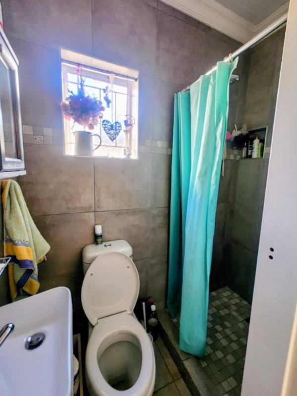 4 Bedroom Property for Sale in Helikonpark Gauteng