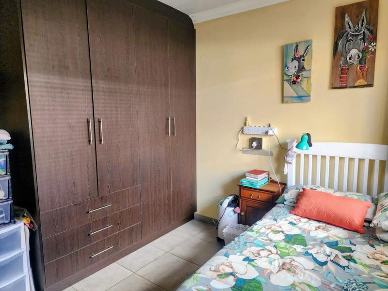 4 Bedroom Property for Sale in Helikonpark Gauteng