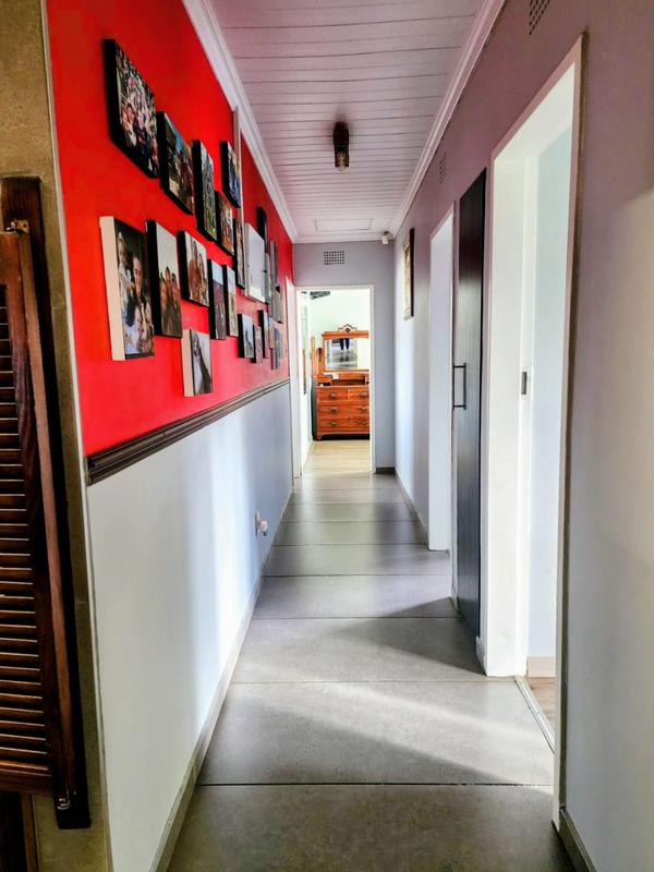 4 Bedroom Property for Sale in Helikonpark Gauteng