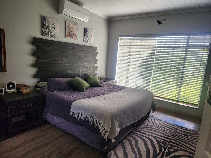 4 Bedroom Property for Sale in Helikonpark Gauteng