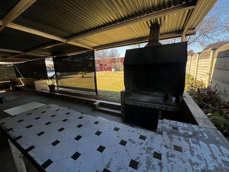 4 Bedroom Property for Sale in Vanderbijlpark Cw 6 Gauteng