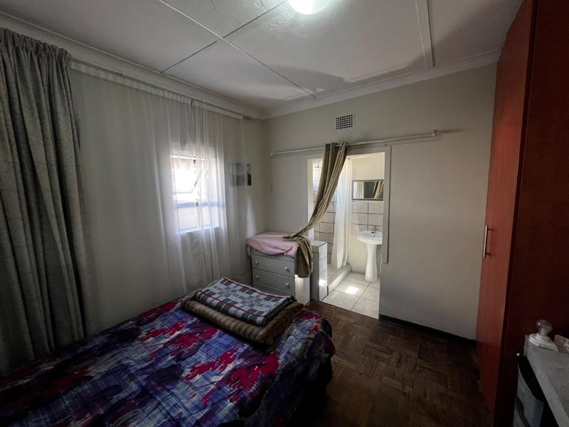 4 Bedroom Property for Sale in Vanderbijlpark Cw 6 Gauteng