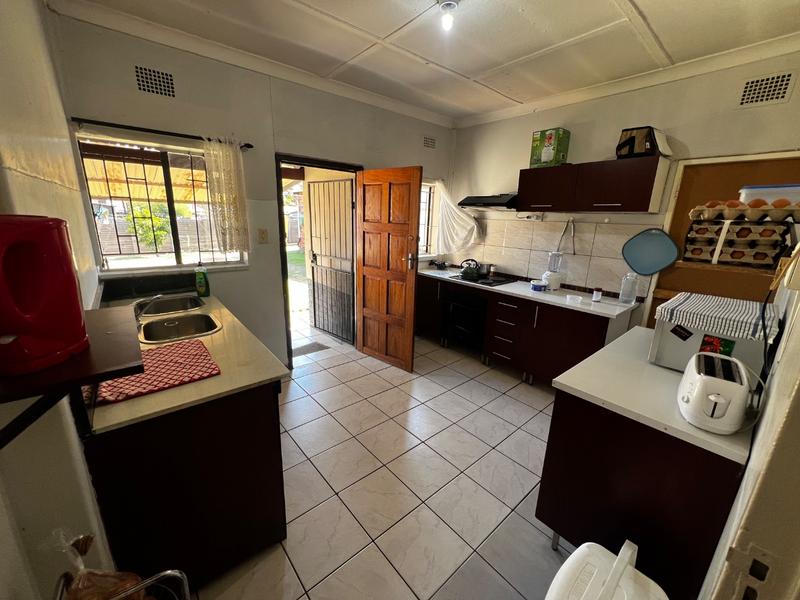 4 Bedroom Property for Sale in Vanderbijlpark Cw 6 Gauteng