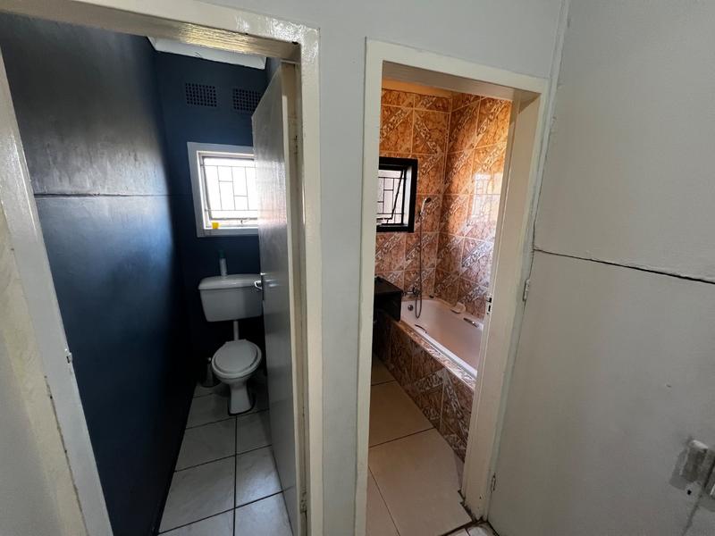 4 Bedroom Property for Sale in Vanderbijlpark Cw 6 Gauteng