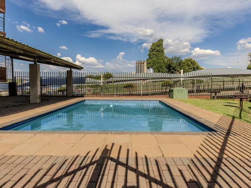 To Let 1 Bedroom Property for Rent in Auckland Park Gauteng
