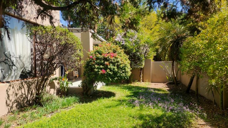 2 Bedroom Property for Sale in Lonehill Gauteng