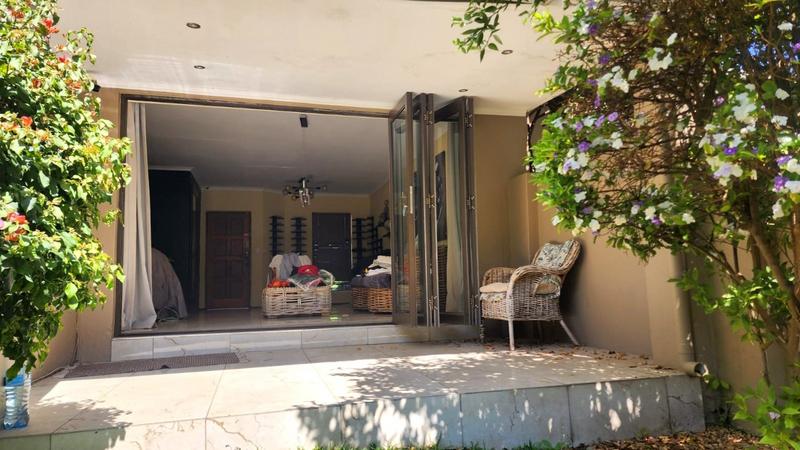 2 Bedroom Property for Sale in Lonehill Gauteng