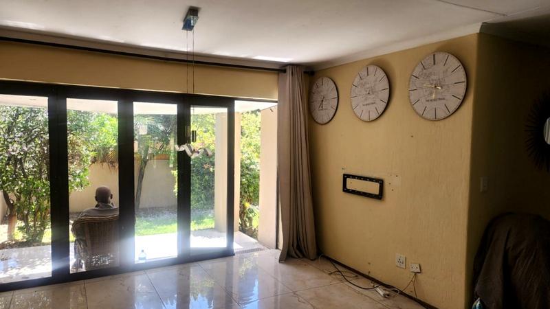 2 Bedroom Property for Sale in Lonehill Gauteng