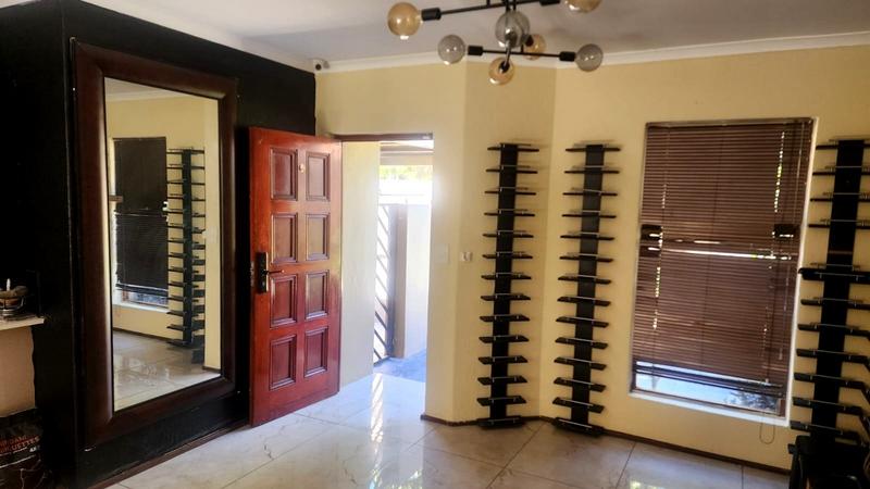 2 Bedroom Property for Sale in Lonehill Gauteng