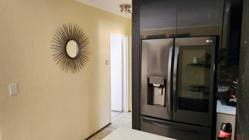 2 Bedroom Property for Sale in Lonehill Gauteng