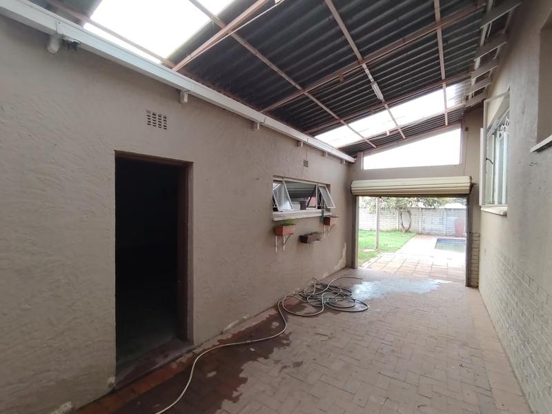 4 Bedroom Property for Sale in Dawnview Gauteng