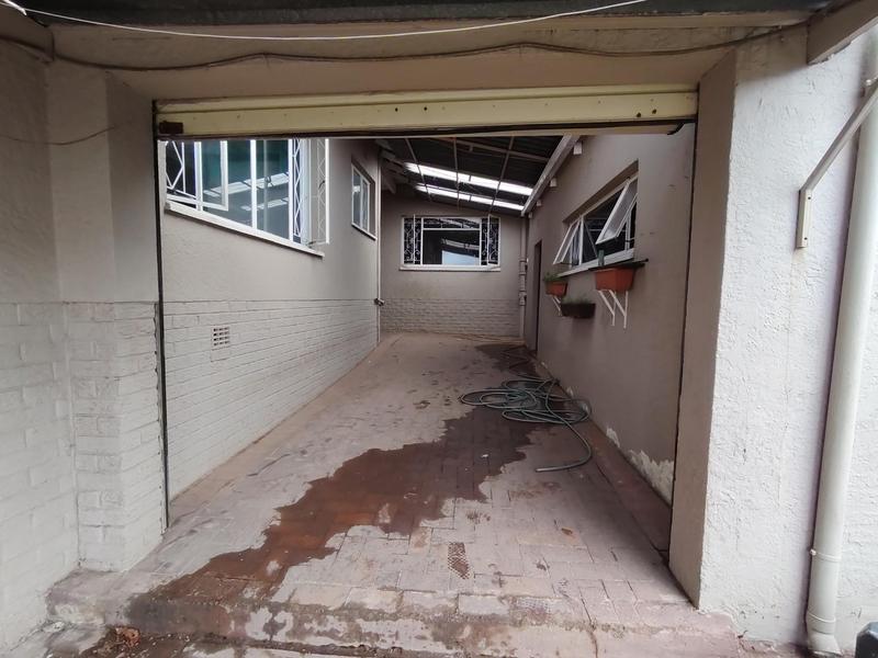 4 Bedroom Property for Sale in Dawnview Gauteng
