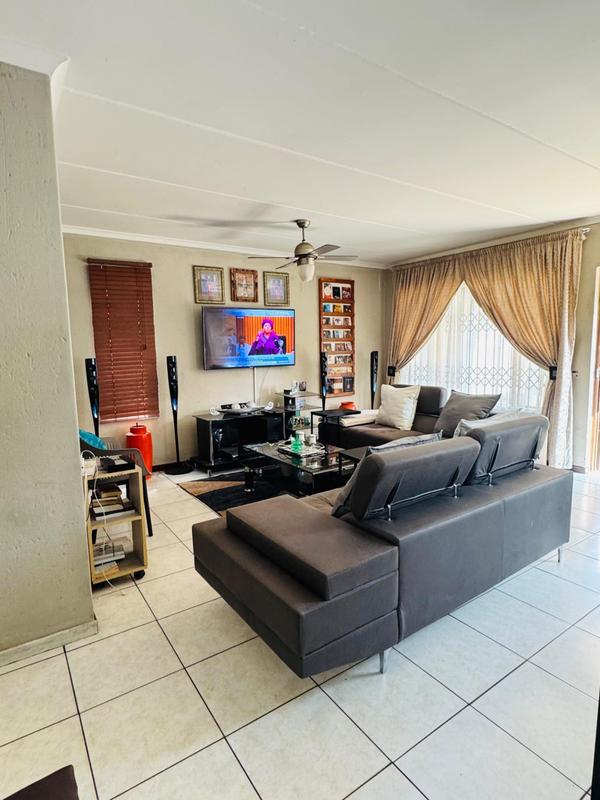3 Bedroom Property for Sale in Helderwyk Gauteng