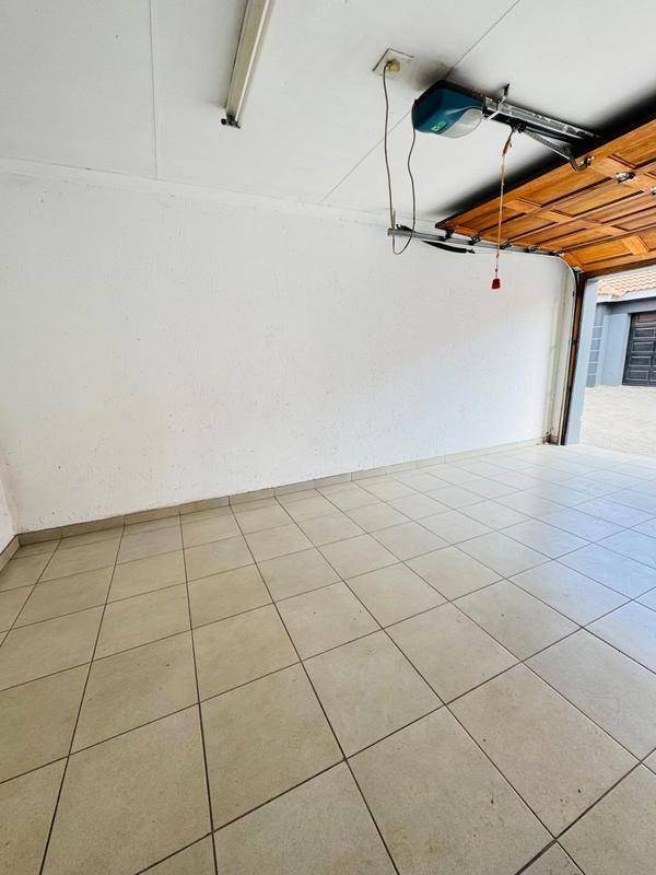 3 Bedroom Property for Sale in Helderwyk Gauteng