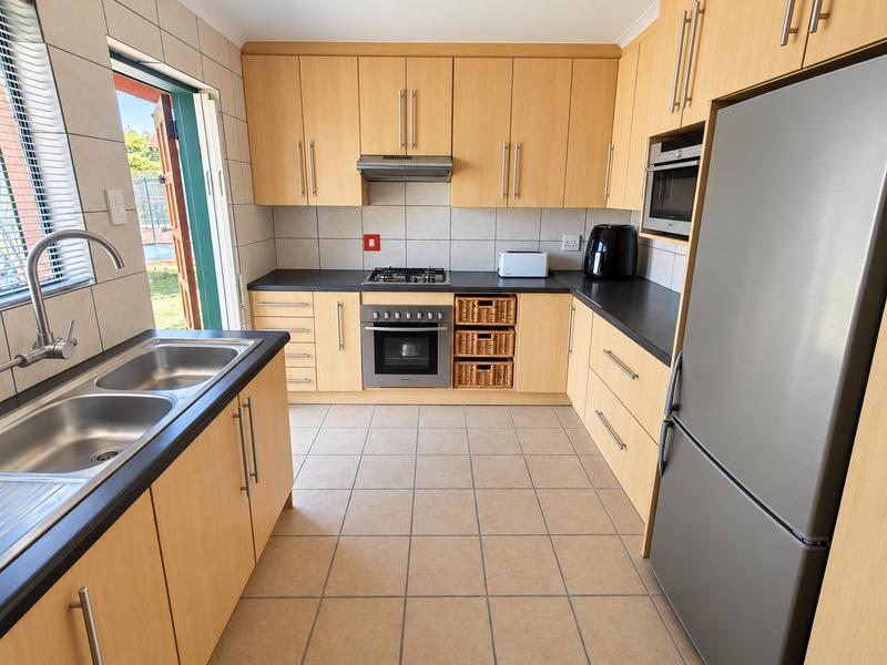 4 Bedroom Property for Sale in Heuweloord Gauteng