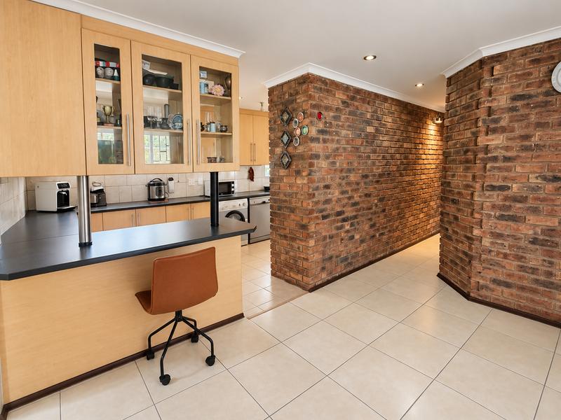 4 Bedroom Property for Sale in Heuweloord Gauteng