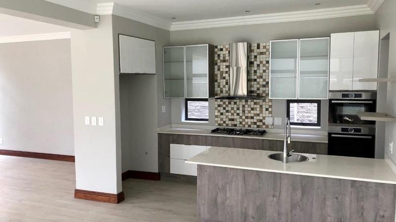 To Let 4 Bedroom Property for Rent in Waterkloof A H Gauteng