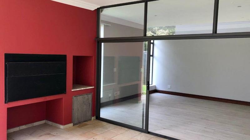 To Let 4 Bedroom Property for Rent in Waterkloof A H Gauteng