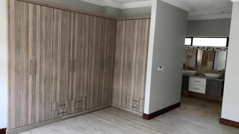 To Let 4 Bedroom Property for Rent in Waterkloof A H Gauteng