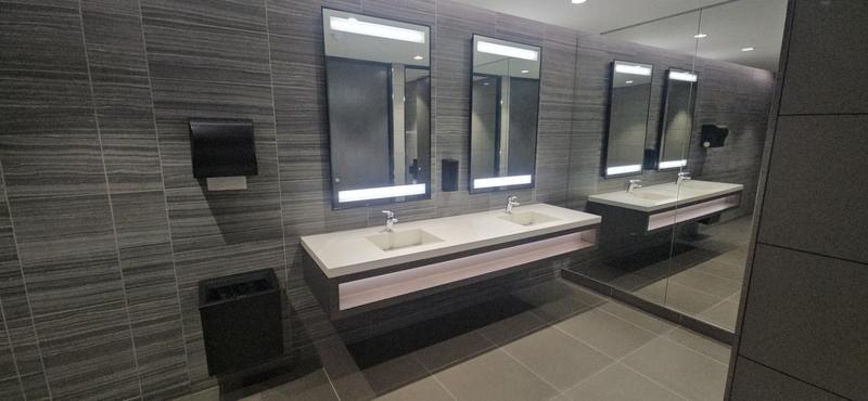To Let Commercial Property for Rent in Vorna Valley Gauteng