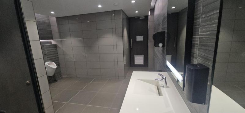 To Let Commercial Property for Rent in Vorna Valley Gauteng