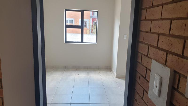 To Let Commercial Property for Rent in N4 Gateway Industrial Park Gauteng