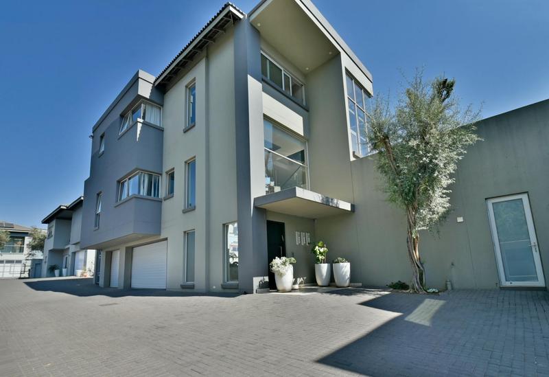 4 Bedroom Property for Sale in Atholl Gauteng