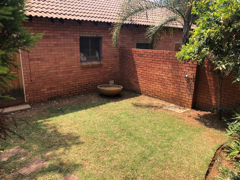 To Let 2 Bedroom Property for Rent in Mooikloof Ridge Gauteng