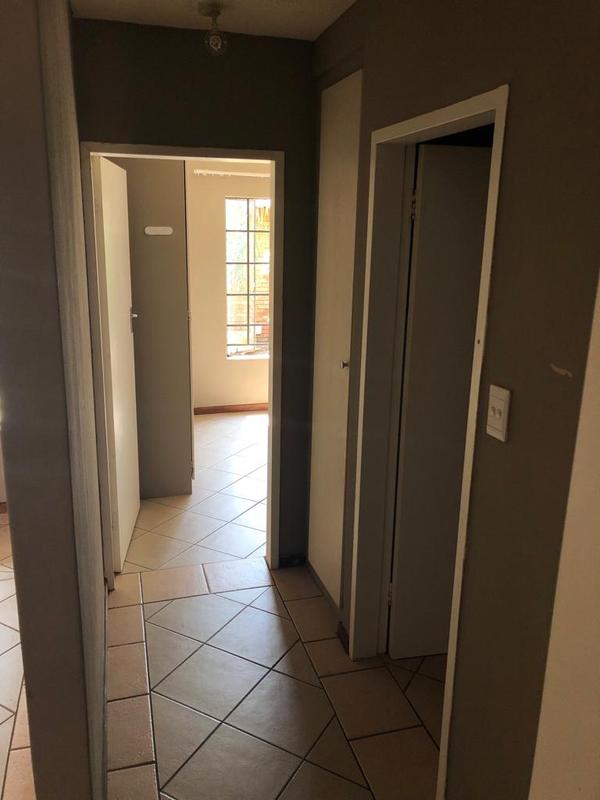 To Let 2 Bedroom Property for Rent in Mooikloof Ridge Gauteng