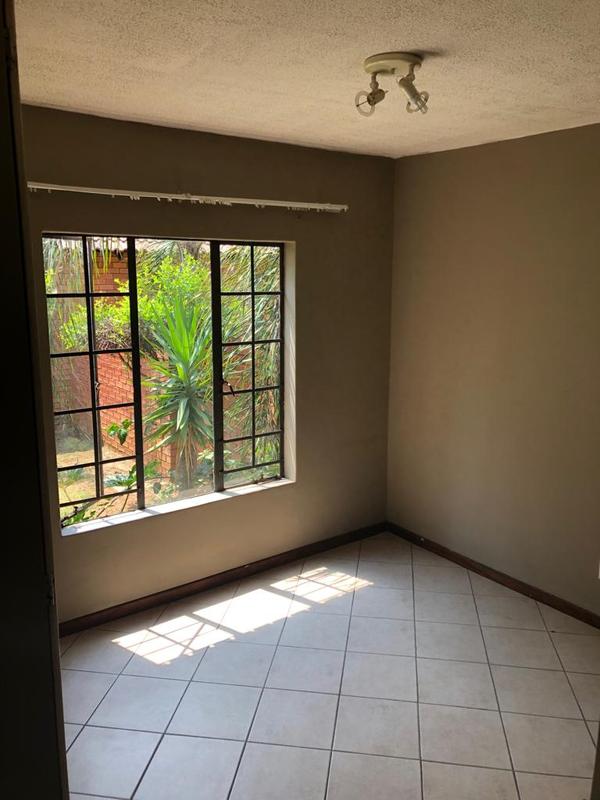To Let 2 Bedroom Property for Rent in Mooikloof Ridge Gauteng