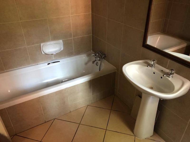 To Let 2 Bedroom Property for Rent in Mooikloof Ridge Gauteng