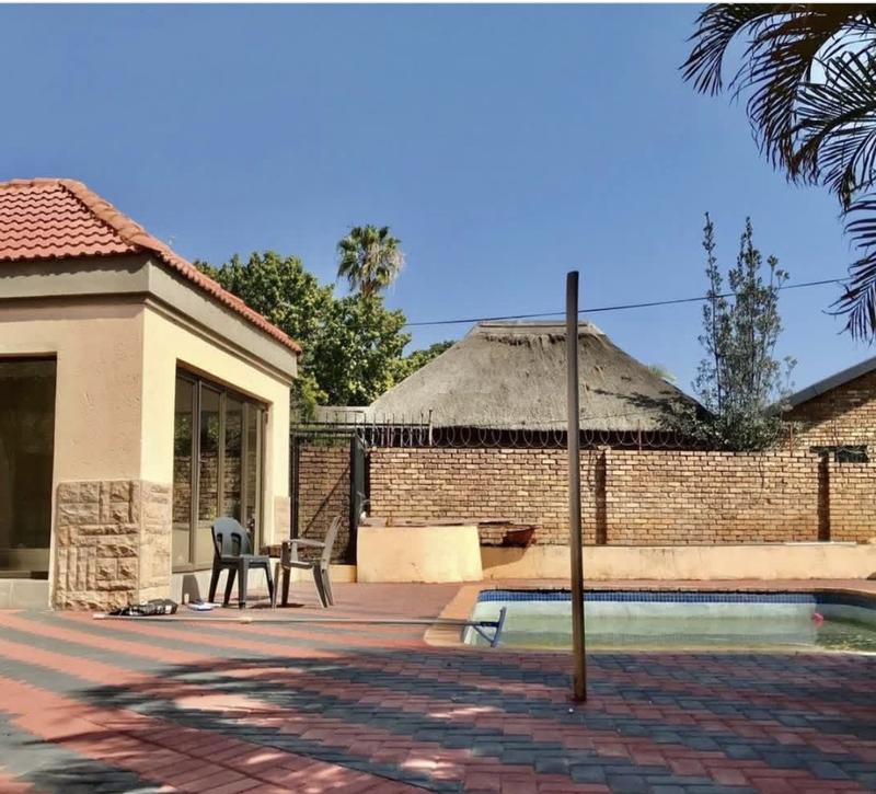 To Let 10 Bedroom Property for Rent in Amandasig Gauteng