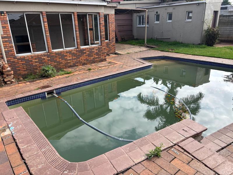 4 Bedroom Property for Sale in Dawnview Gauteng