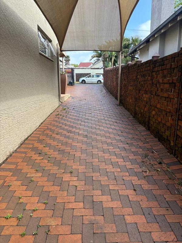 4 Bedroom Property for Sale in Dawnview Gauteng