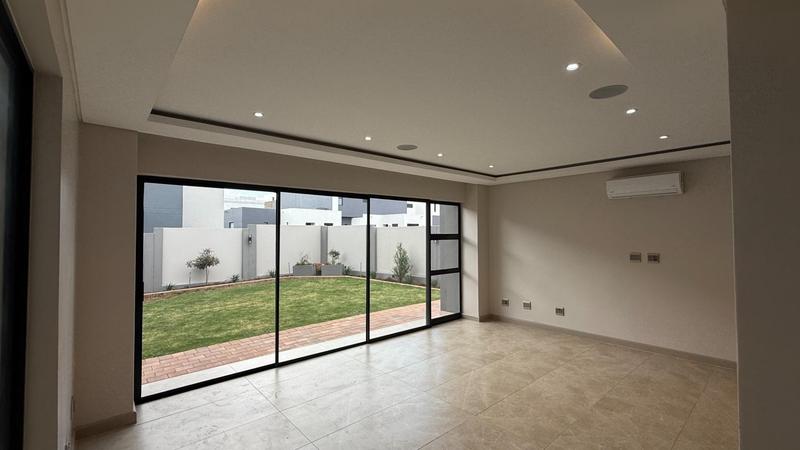 6 Bedroom Property for Sale in Midstream Heights Gauteng