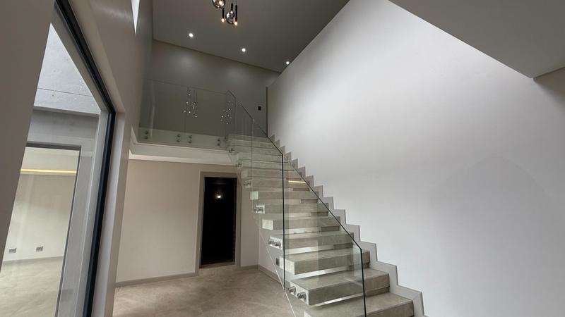 6 Bedroom Property for Sale in Midstream Heights Gauteng