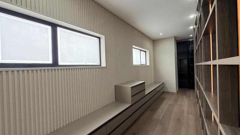 6 Bedroom Property for Sale in Midstream Heights Gauteng