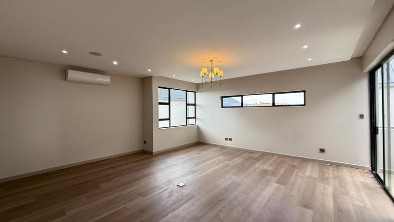 6 Bedroom Property for Sale in Midstream Heights Gauteng