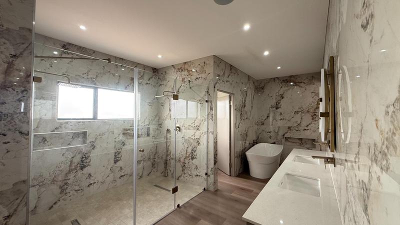 6 Bedroom Property for Sale in Midstream Heights Gauteng