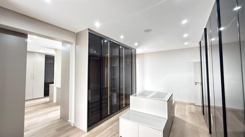 6 Bedroom Property for Sale in Midstream Heights Gauteng