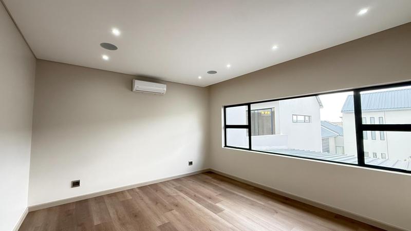 6 Bedroom Property for Sale in Midstream Heights Gauteng