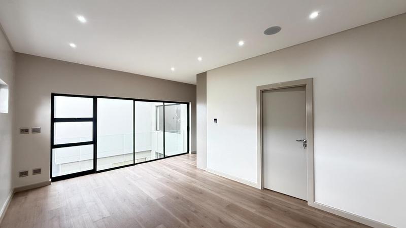 6 Bedroom Property for Sale in Midstream Heights Gauteng