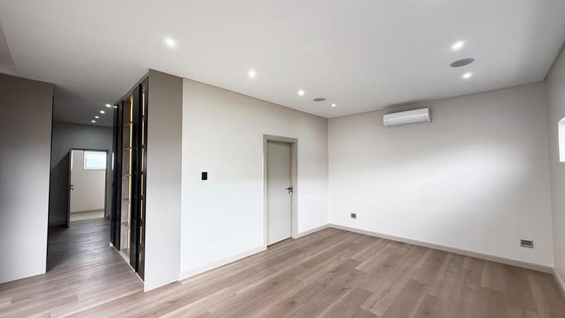6 Bedroom Property for Sale in Midstream Heights Gauteng
