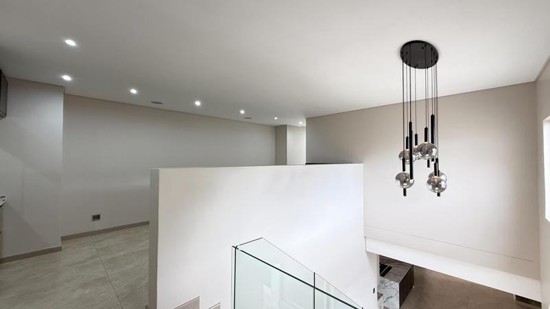 6 Bedroom Property for Sale in Midstream Heights Gauteng