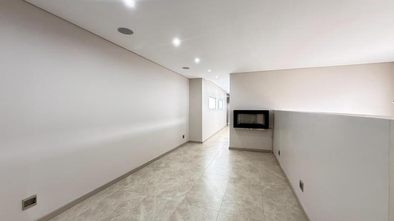 6 Bedroom Property for Sale in Midstream Heights Gauteng