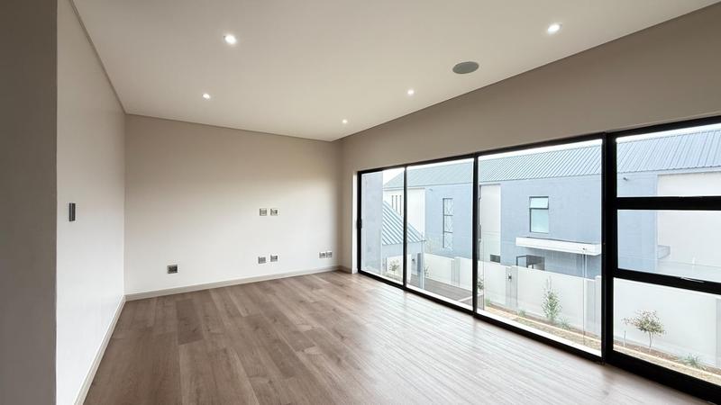 6 Bedroom Property for Sale in Midstream Heights Gauteng