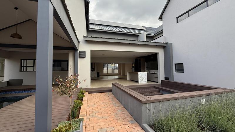 6 Bedroom Property for Sale in Midstream Heights Gauteng