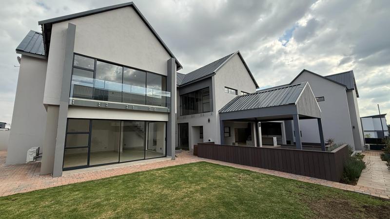 6 Bedroom Property for Sale in Midstream Heights Gauteng